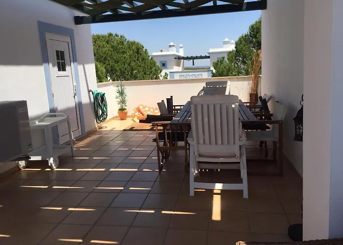 Garden Villa, Cosy House By The Sea Tatil Evi Praia Verde
