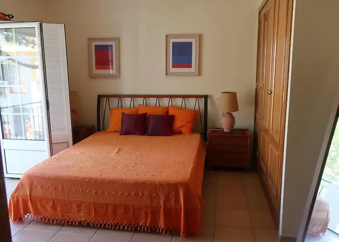 Garden Villa, Cosy House By The Sea Tatil Evi Praia Verde