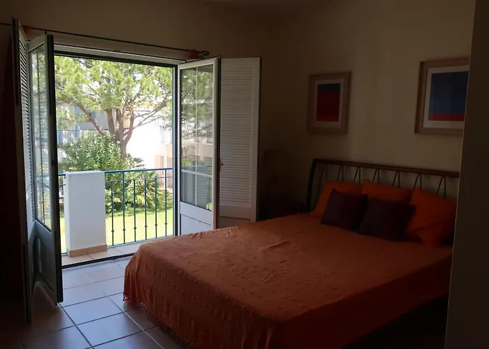 Garden Villa, Cosy House By The Sea Tatil Evi Praia Verde
