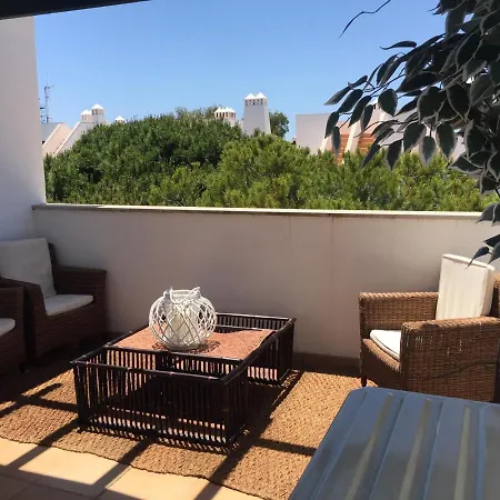 Garden Villa, Cosy House By The Sea Дом отдыха *