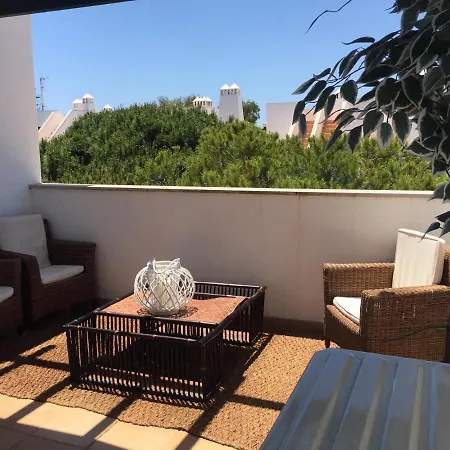 Garden Villa, Cosy House By The Sea Hébergement de vacances *