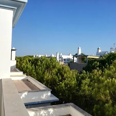 Дом отдыха Garden Villa, Cosy House By The Sea *