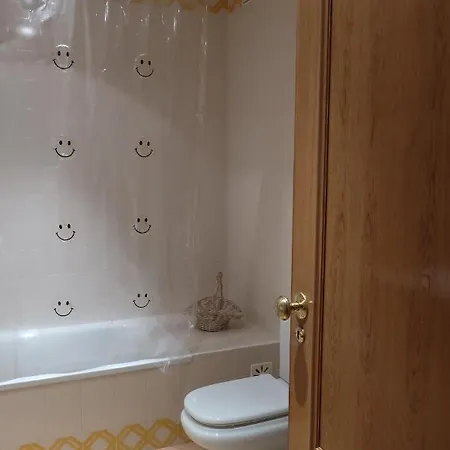 Garden Villa, Cosy House By The Sea بيت للعطل