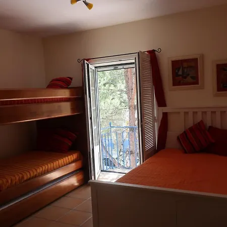 Дом отдыха Garden Villa, Cosy House By The Sea *