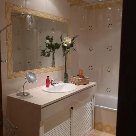 Дом отдыха Garden Villa, Cosy House By The Sea *