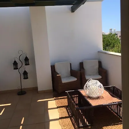 Garden Villa, Cosy House By The Sea