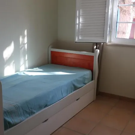 Garden Villa, Cosy House By The Sea *