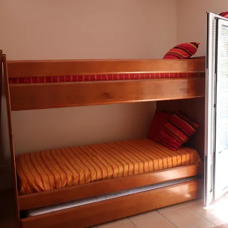 Garden Villa, Cosy House By The Sea