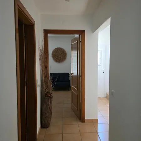 Garden Villa, Cosy House By The Sea بيت للعطل