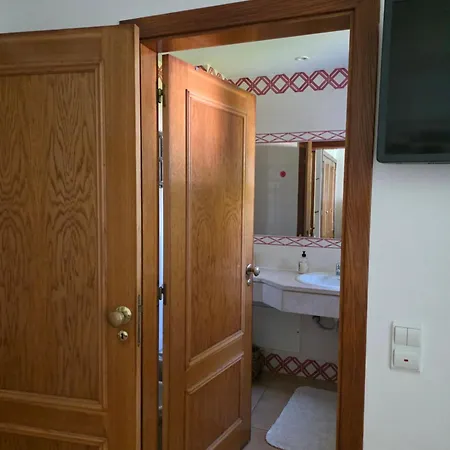 Garden Villa, Cosy House By The Sea بيت للعطل Praia Verde