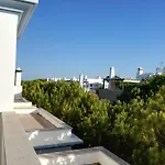 Nyaraló Garden Villa, Cosy House By The Sea *