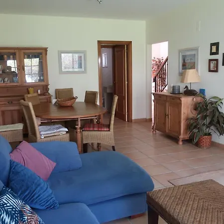 Semesterbostad Garden Villa, Cosy House By The Sea Praia Verde